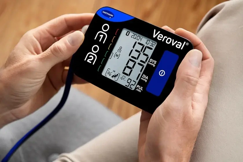 Veroval Compact+connect ramenný tlakomer s adaptérom