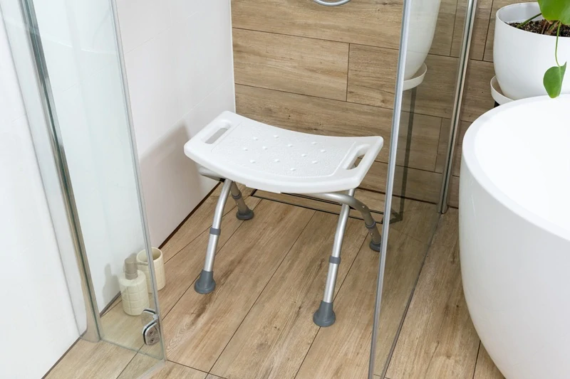 Skladacia sprchová stolička TGR-R KP 540